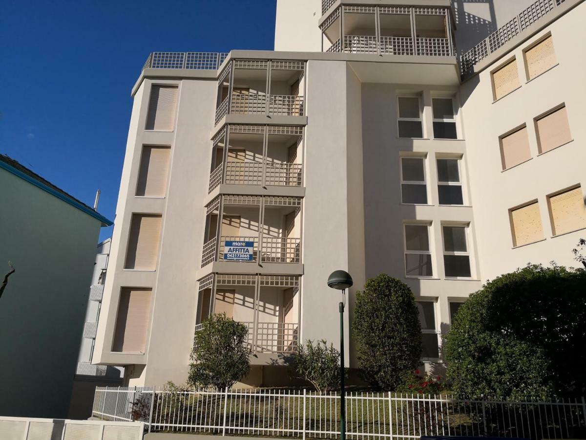 Lungomare Sabbiadoro Villa Lignano Sabbiadoro Exterior photo